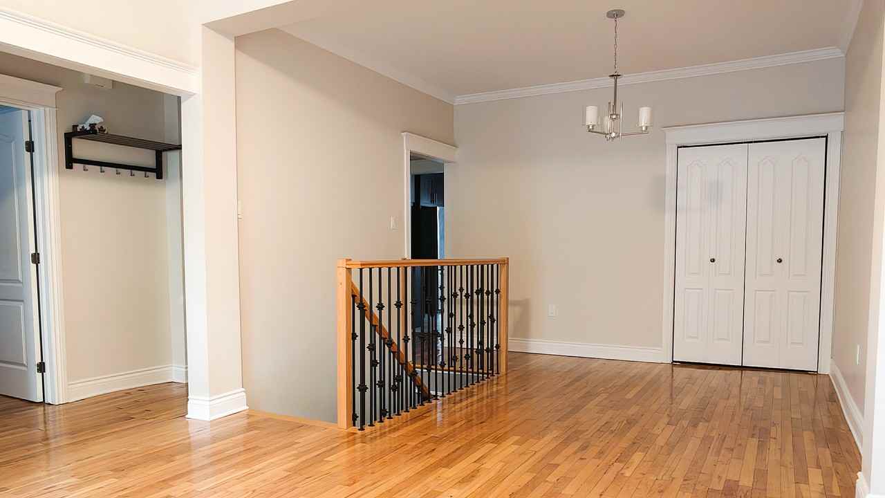 802 4e Avenue - Photo 6 of 27