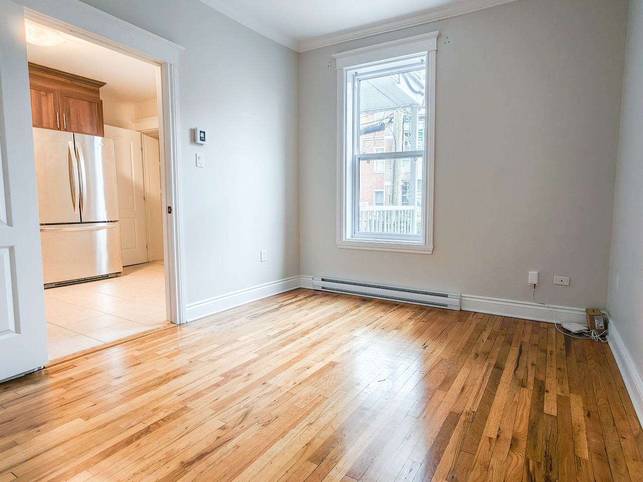 802 4e Avenue - Photo 4 of 27