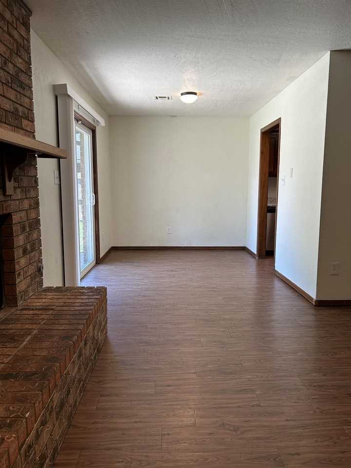 214 Falcon Ct #1 - Photo 6 of 29