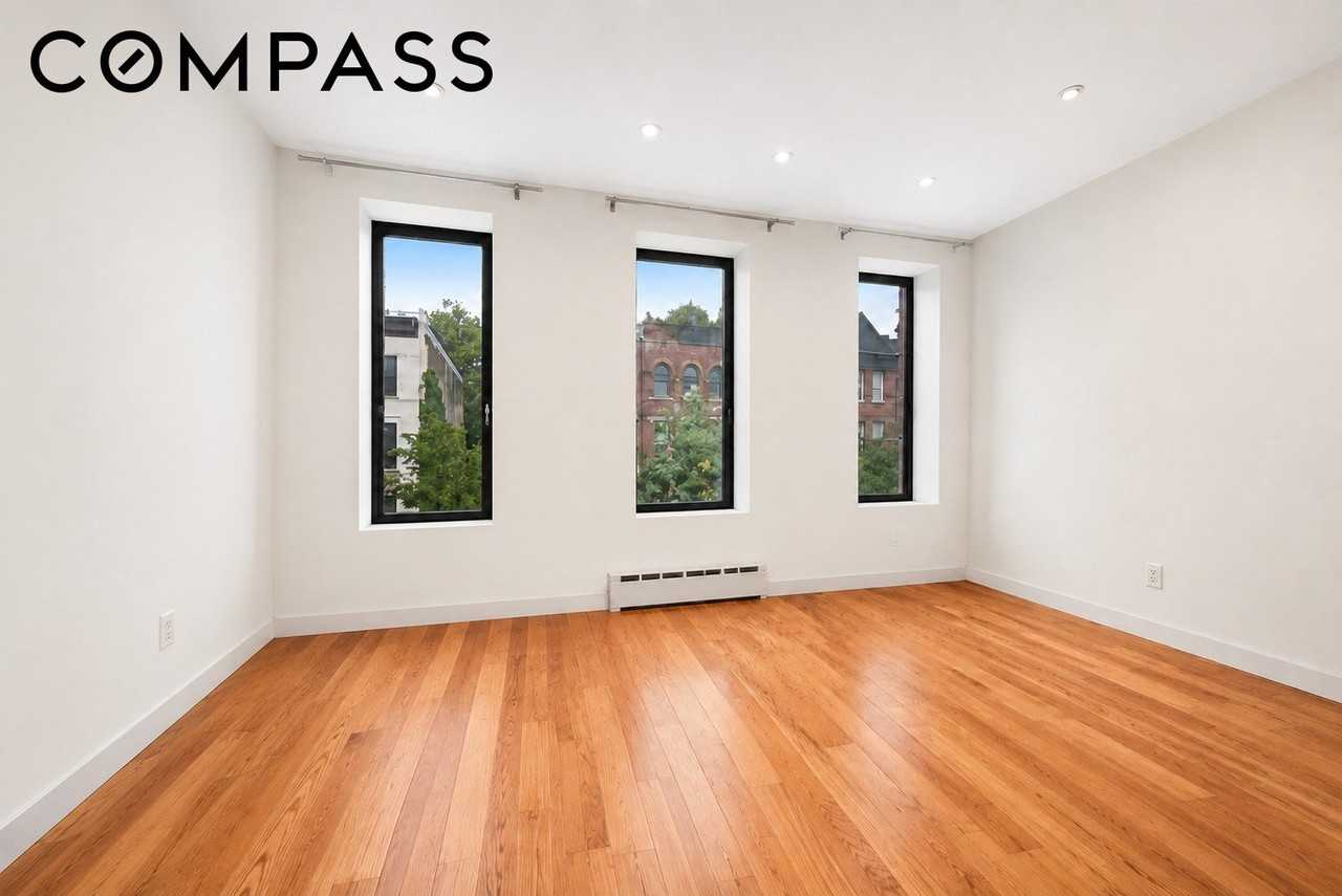251 W 121st St #3 - Photo 2 of 10