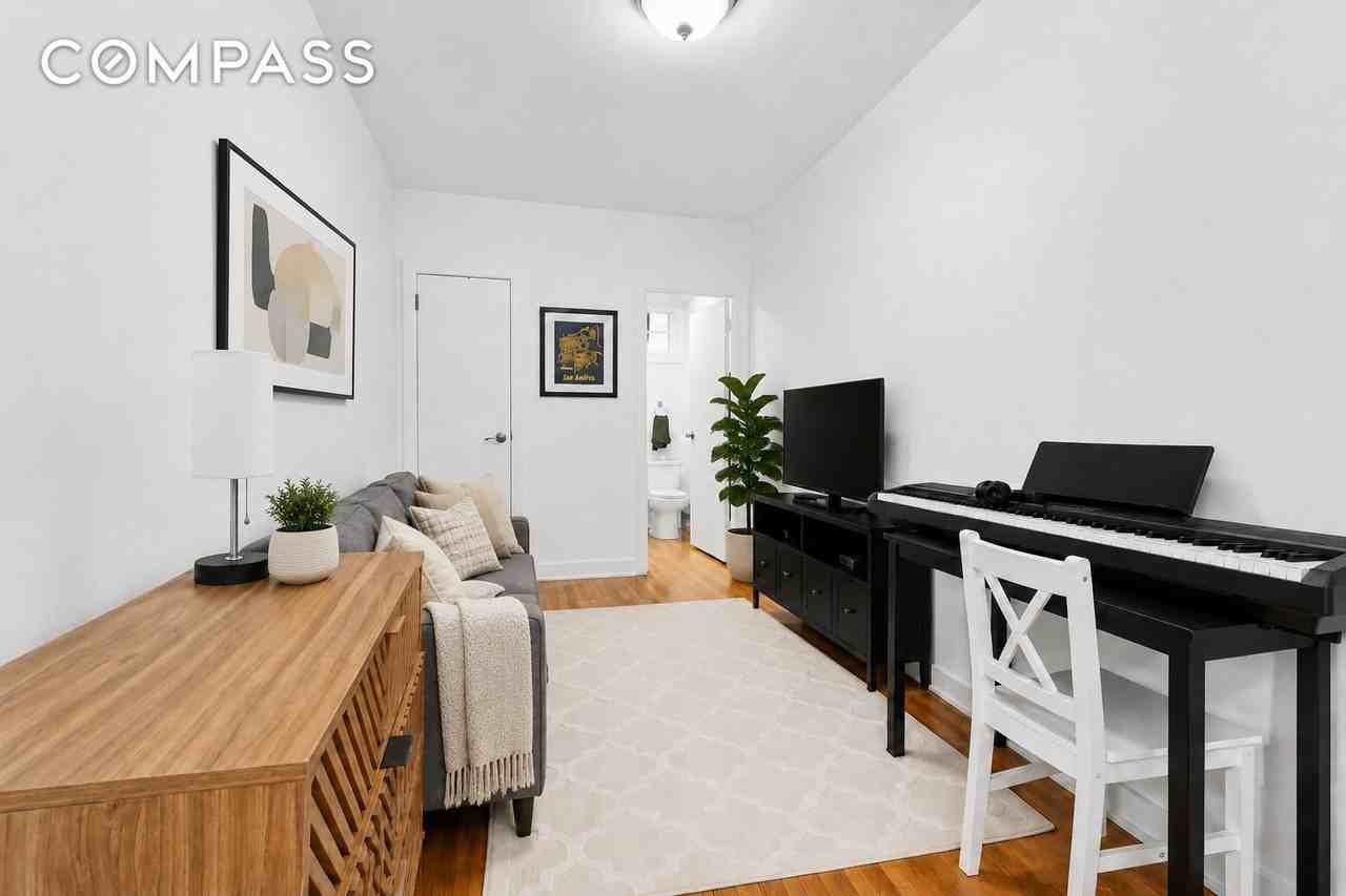 241 Mulberry St #5 - Photo 2 of 5