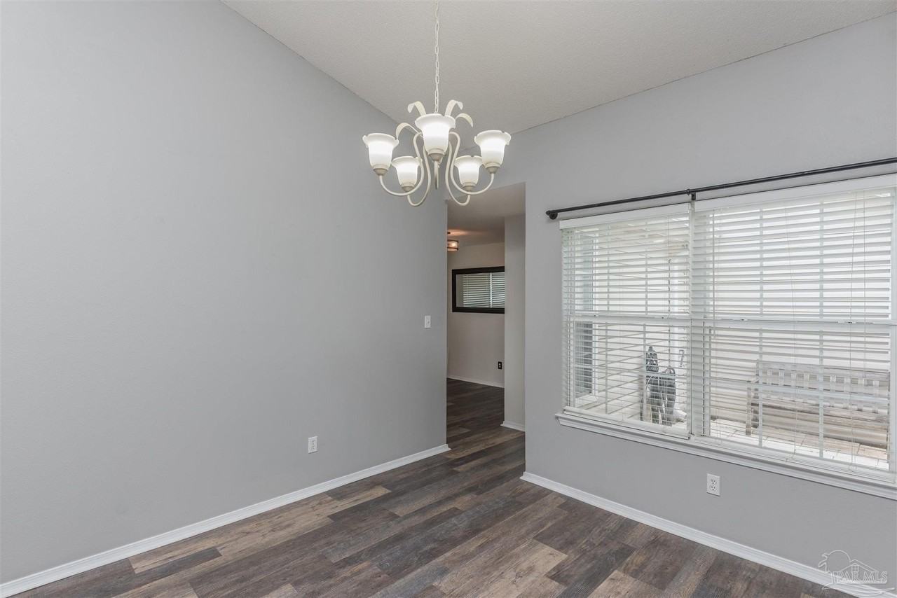 617 Hanley Downs Dr - Photo 4 of 25