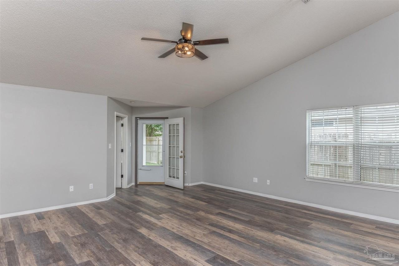 617 Hanley Downs Dr - Photo 6 of 25