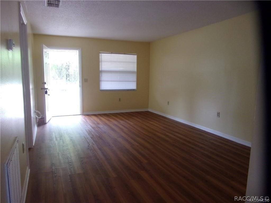 607 Edgewood Ave - Photo 4 of 10