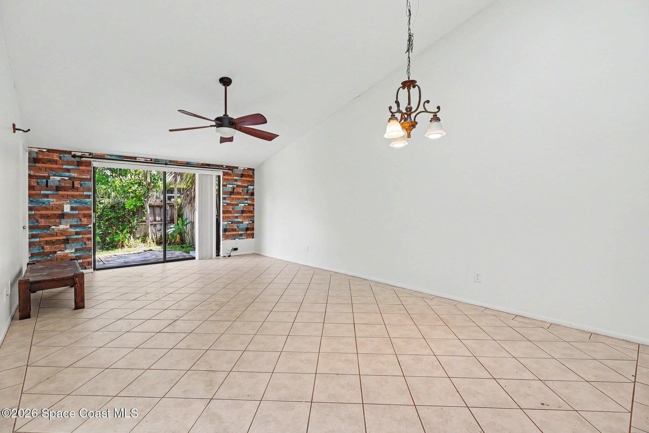 1032 Mary Joye Ave - Photo 3 of 15
