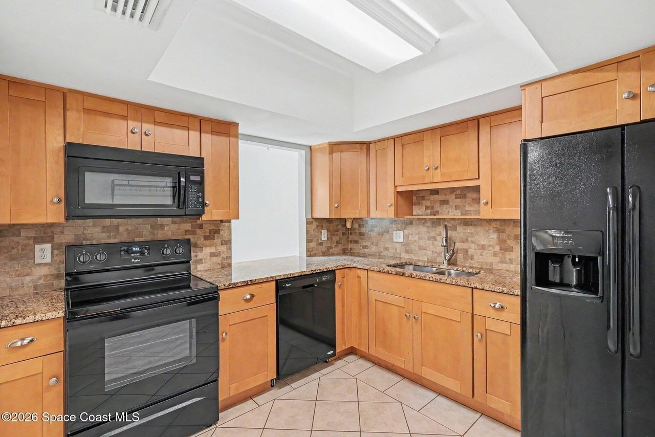 1032 Mary Joye Ave - Photo 7 of 15