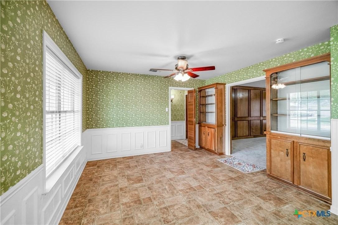 608 Rosewood Dr - Photo 6 of 47