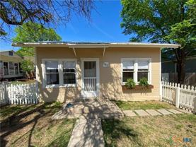 385 Comal Ave - Photo 1 of 1