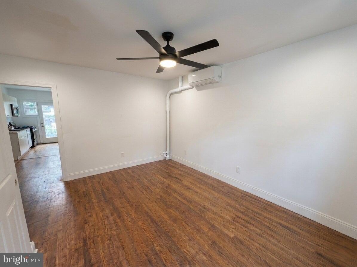 1835 Corcoran St Ne - Photo 2 of 12