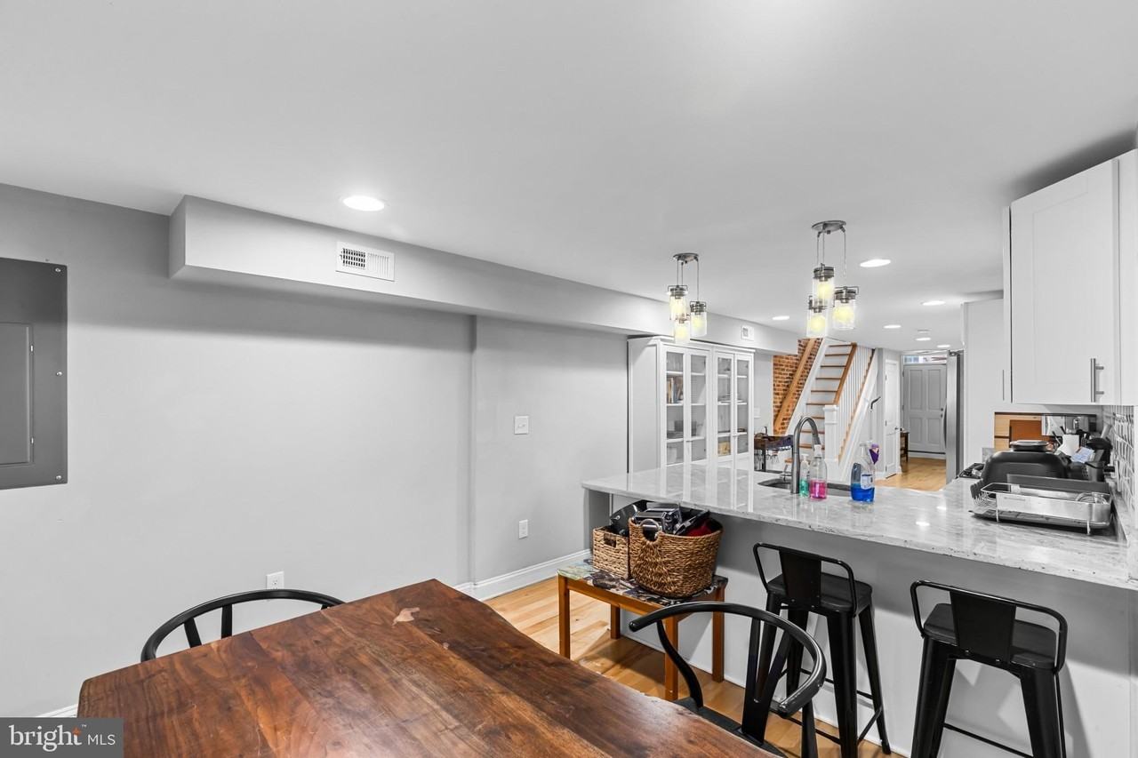 601 S Rose St - Photo 4 of 39