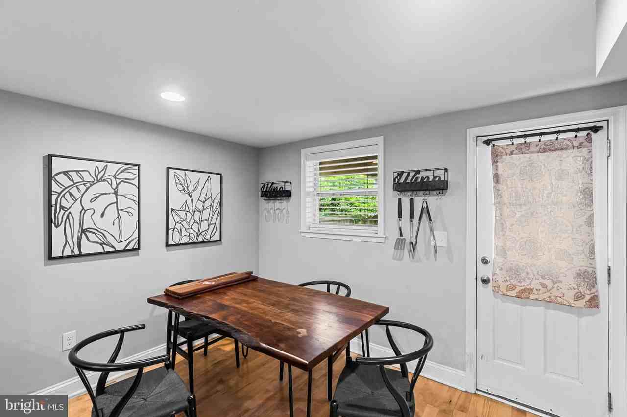 601 S Rose St - Photo 5 of 39