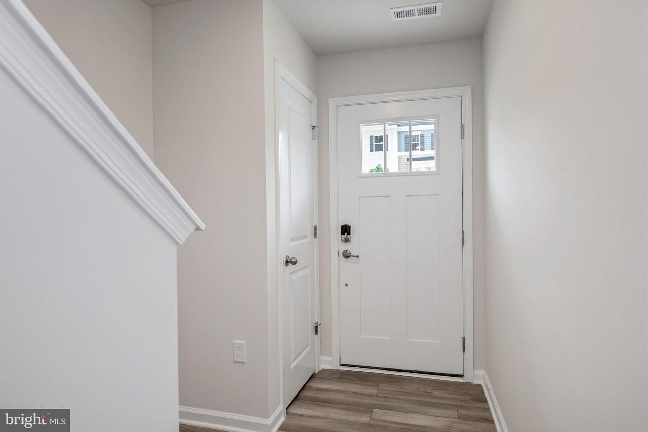 5616 Ludlow Pl - Photo 4 of 50