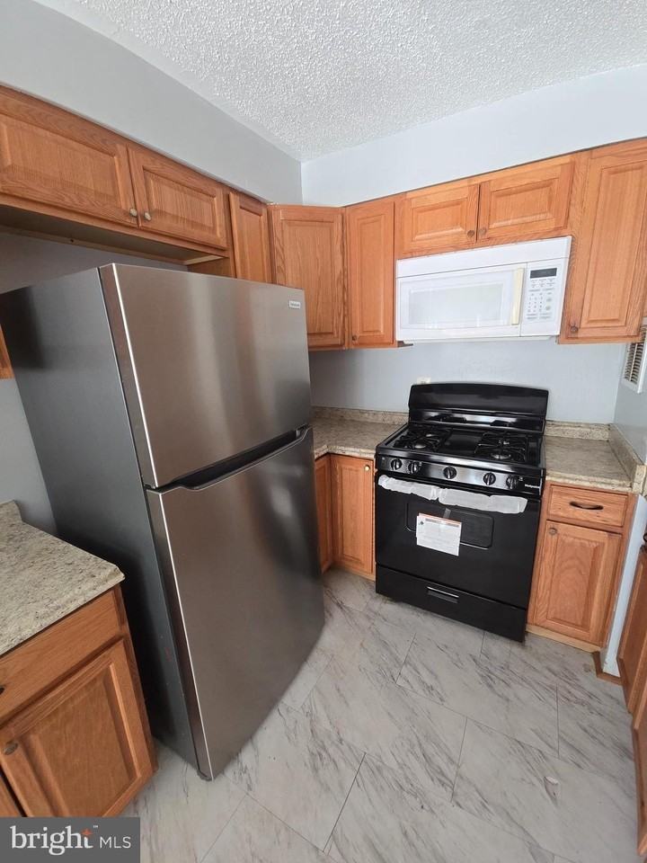 1832 Metzerott Rd #306