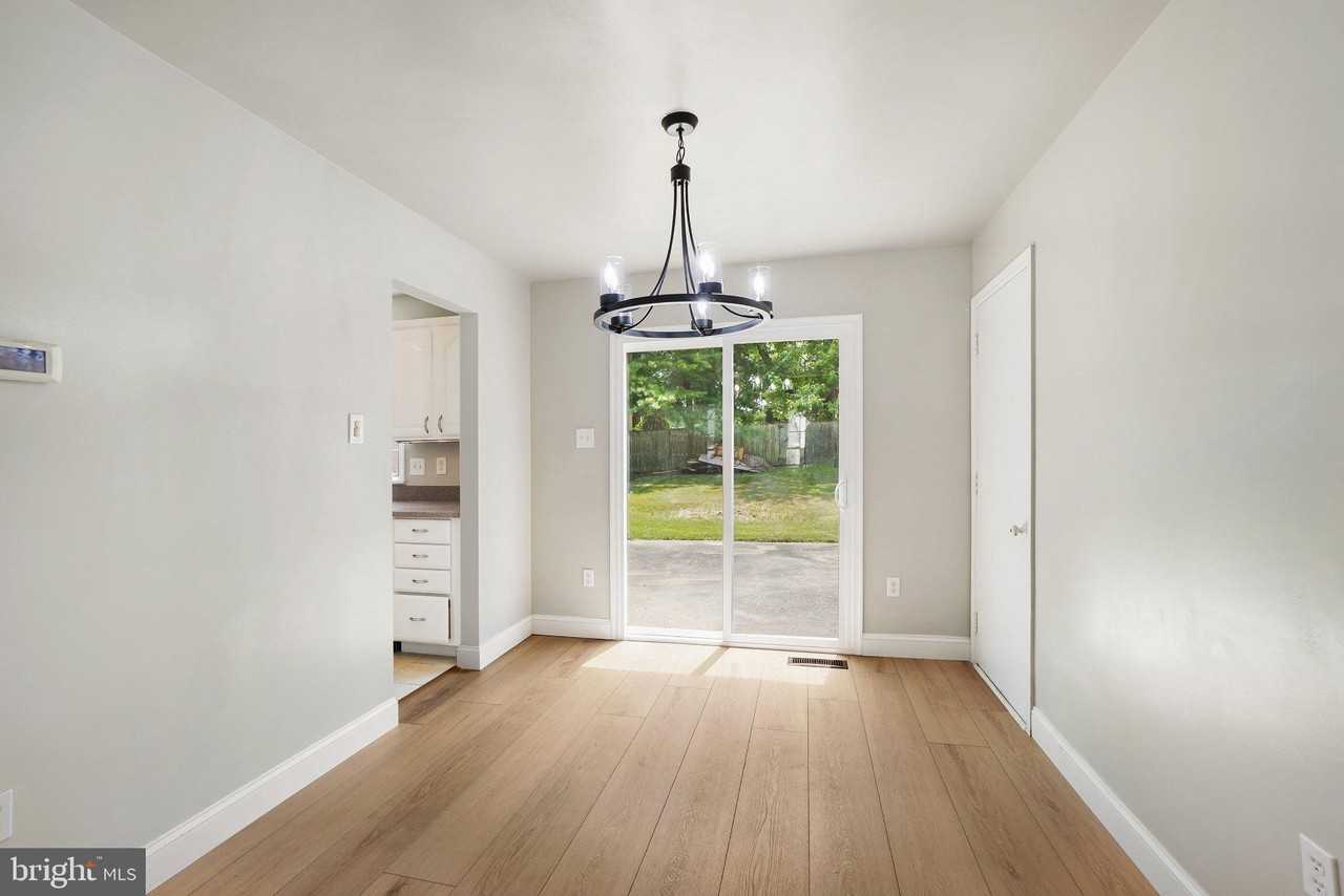 15950 Alameda Dr - Photo 5 of 14
