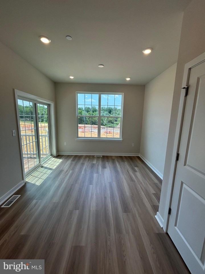 38 Barnes Way - Photo 3 of 24