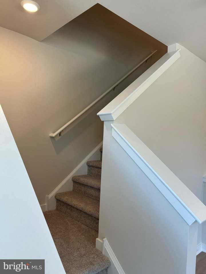 38 Barnes Way - Photo 4 of 24