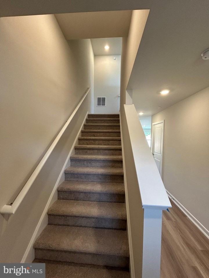 38 Barnes Way - Photo 5 of 24