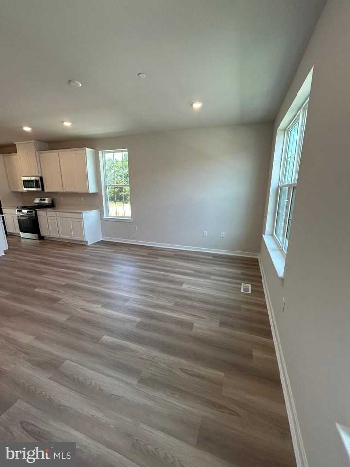 38 Barnes Way - Photo 7 of 24