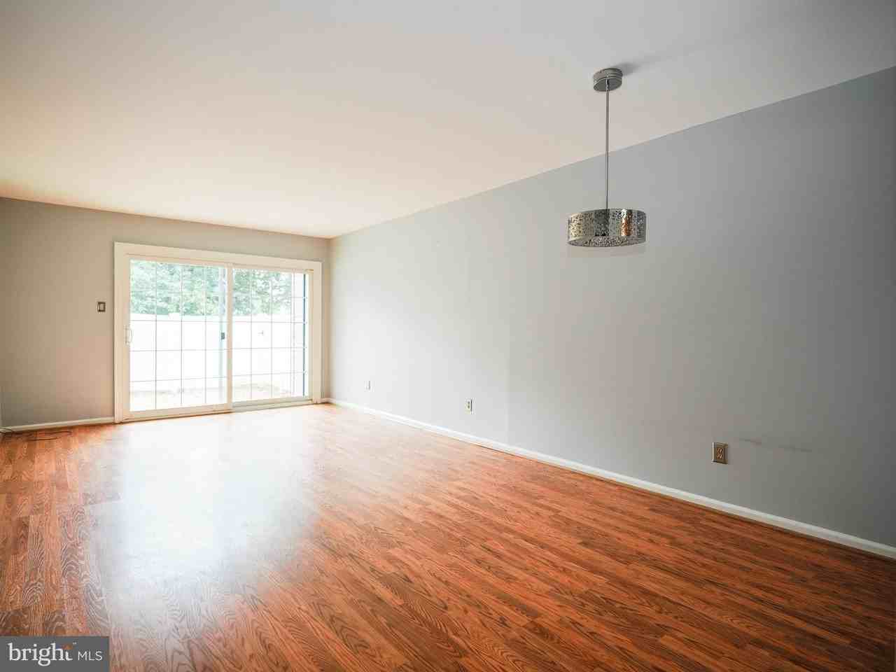 16012 Beacon Hill Dr - Photo 3 of 20