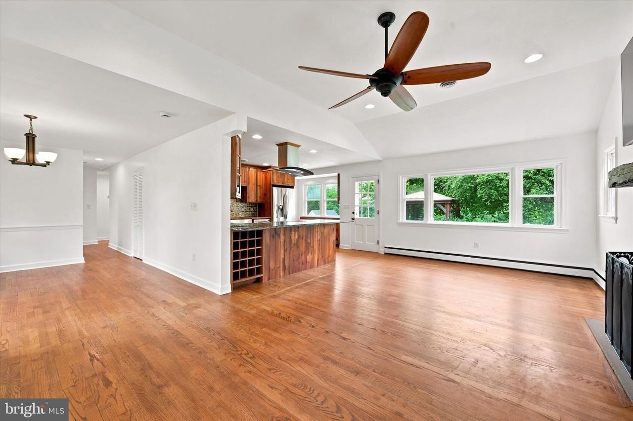 1058 Glen Hall Rd - Photo 4 of 25