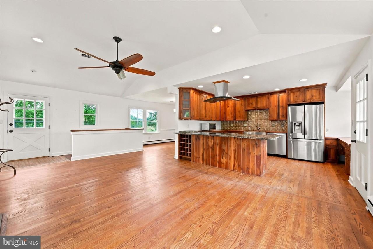 1058 Glen Hall Rd - Photo 7 of 25