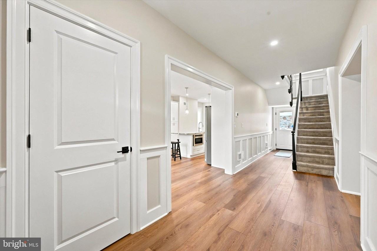1512 Naamans Creek Rd - Photo 5 of 50