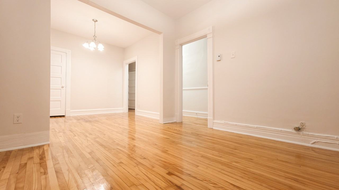 3610 Rue de Verdun - Photo 3 of 12
