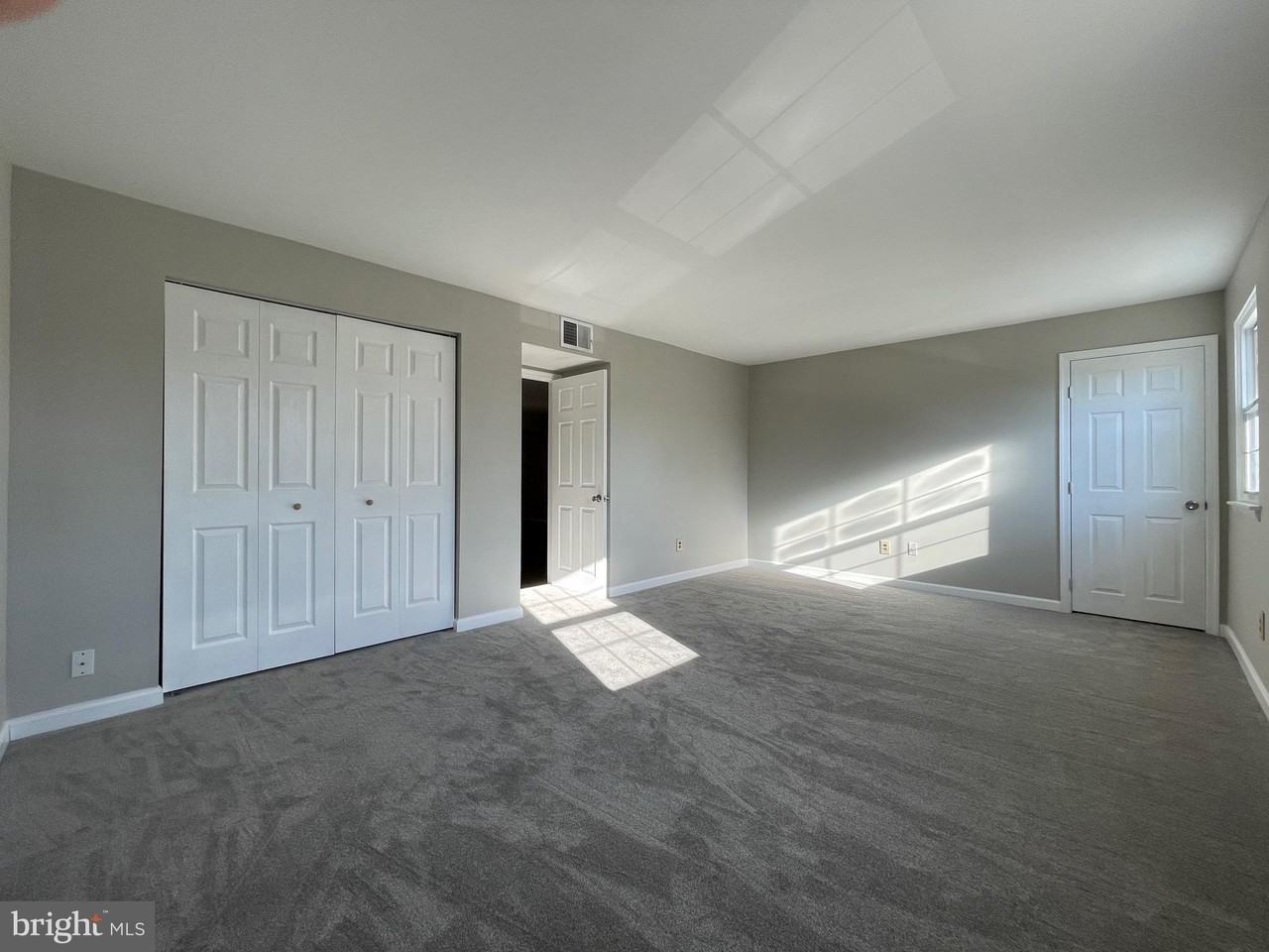 21 Shannon Dr - Photo 2 of 22