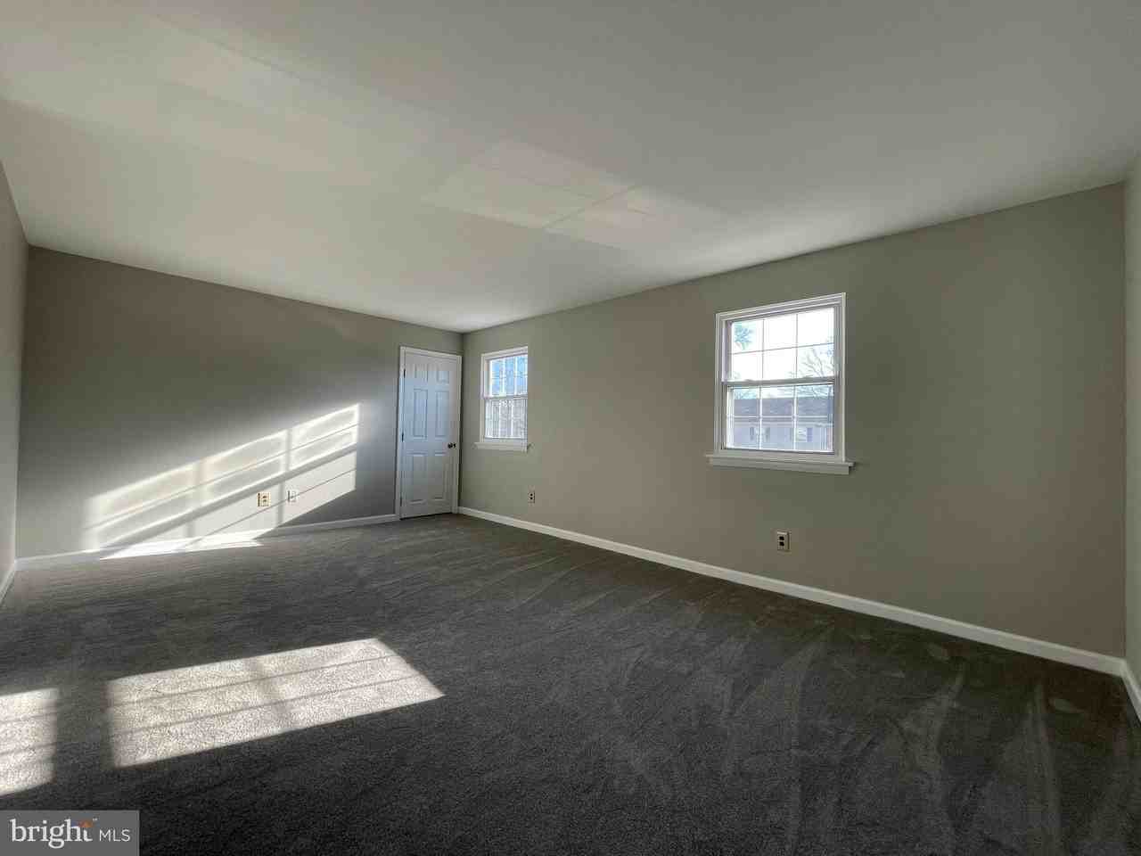 21 Shannon Dr - Photo 3 of 22