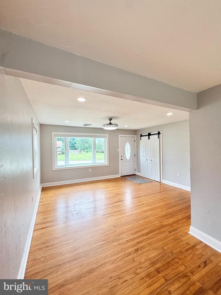 30 Ursinus Ave - Photo 2 of 35
