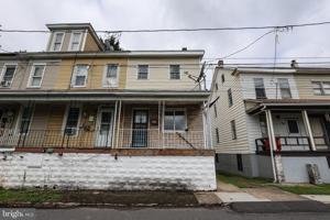 featured image of 204 3rd St