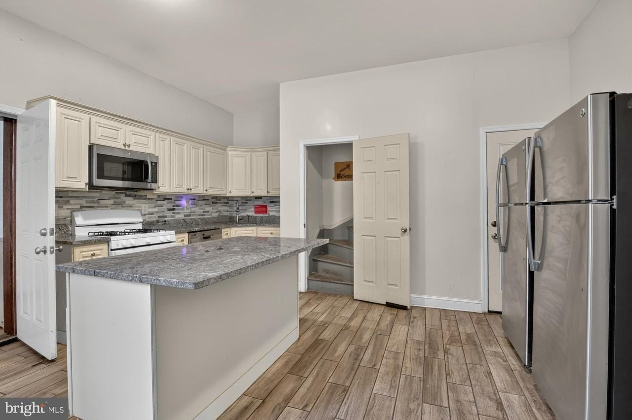 4011 Pine St - Photo 7 of 49