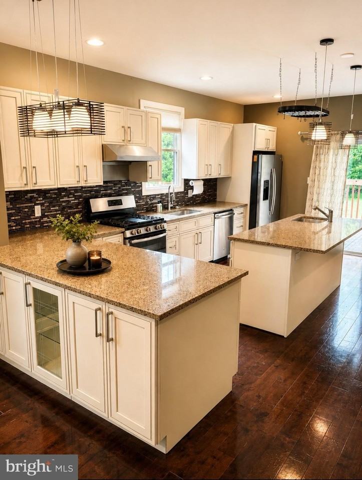 286 Parker Ave #D - Photo 3 of 27