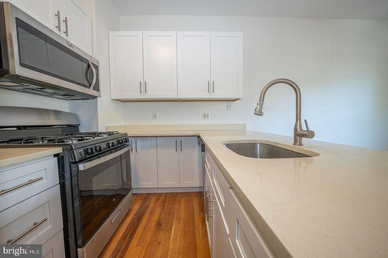 2822 Ogden St #A - Photo 7 of 32