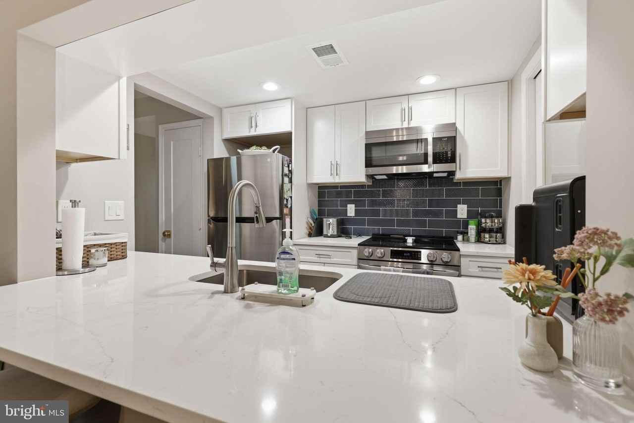 2807 S Woodrow St Apt B #1 - Photo 5 of 24