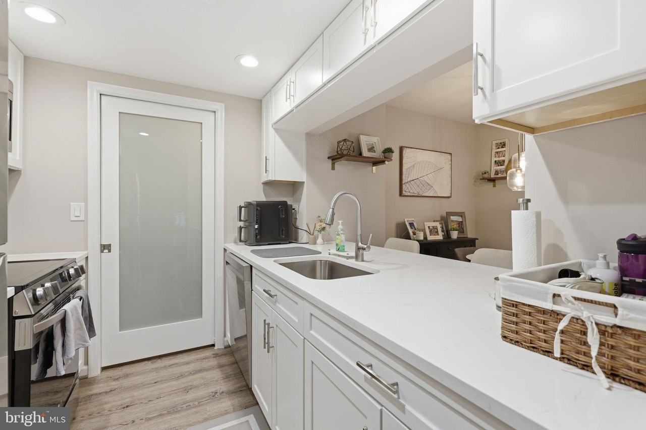 2807 S Woodrow St Apt B #1 - Photo 6 of 24