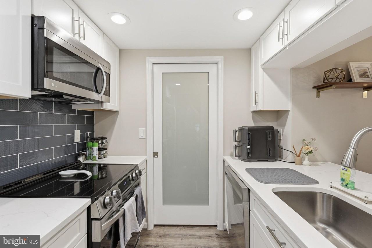 2807 S Woodrow St Apt B #1 - Photo 7 of 24