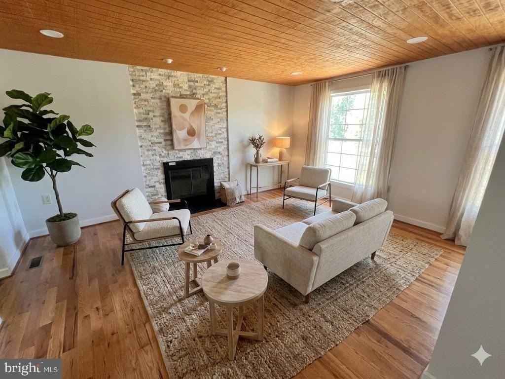 2283 Dosinia Ct - Photo 4 of 21
