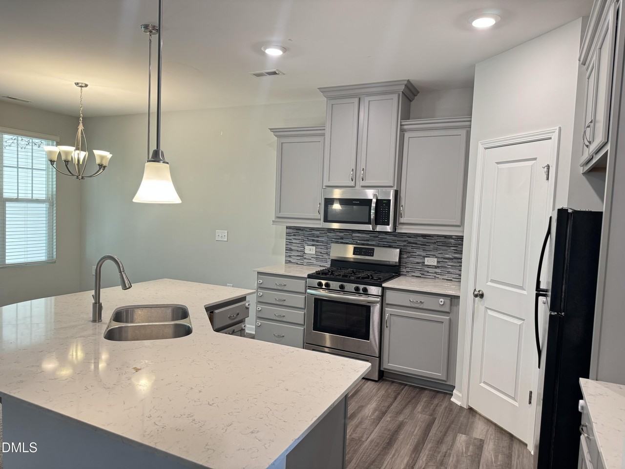 1036 Brightskies St - Photo 2 of 13