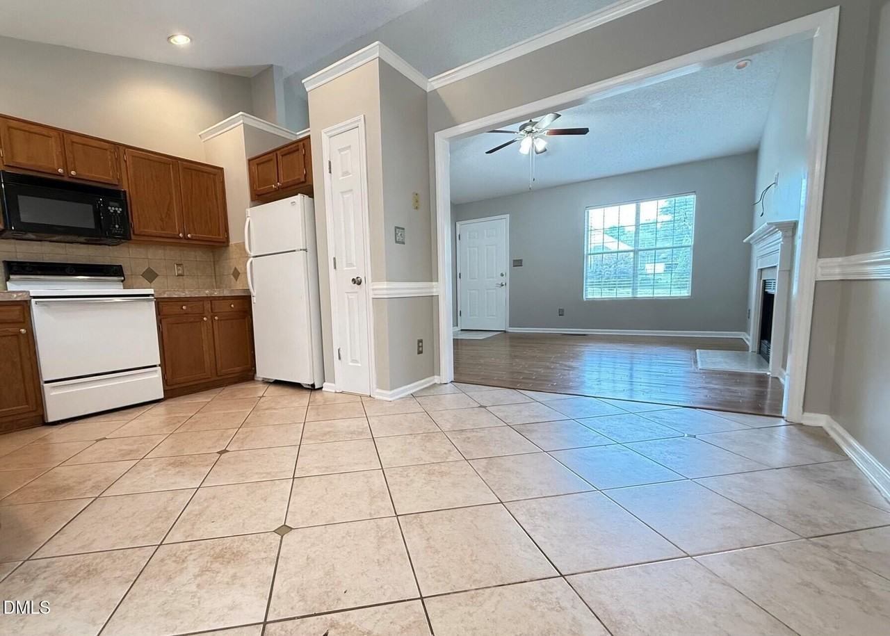 610 E Jones Ave - Photo 7 of 23