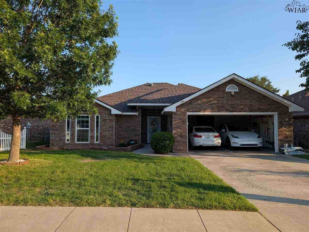 5105 Carlene Dr - Photo 2 of 20