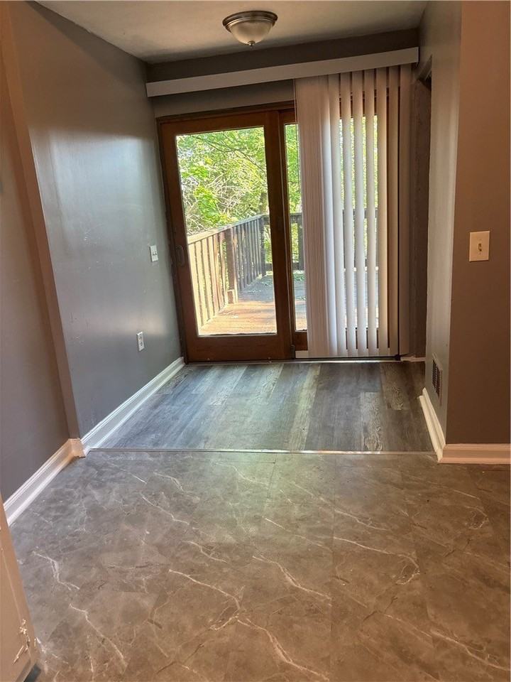 335 Cedarhurst St - Photo 7 of 28
