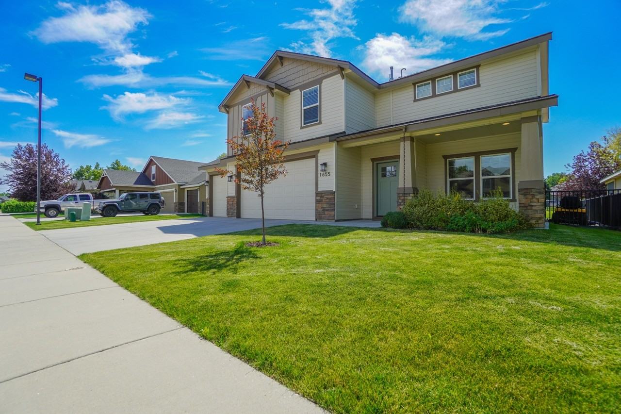 1655 N Azurite Pl #1 - Photo 4 of 49