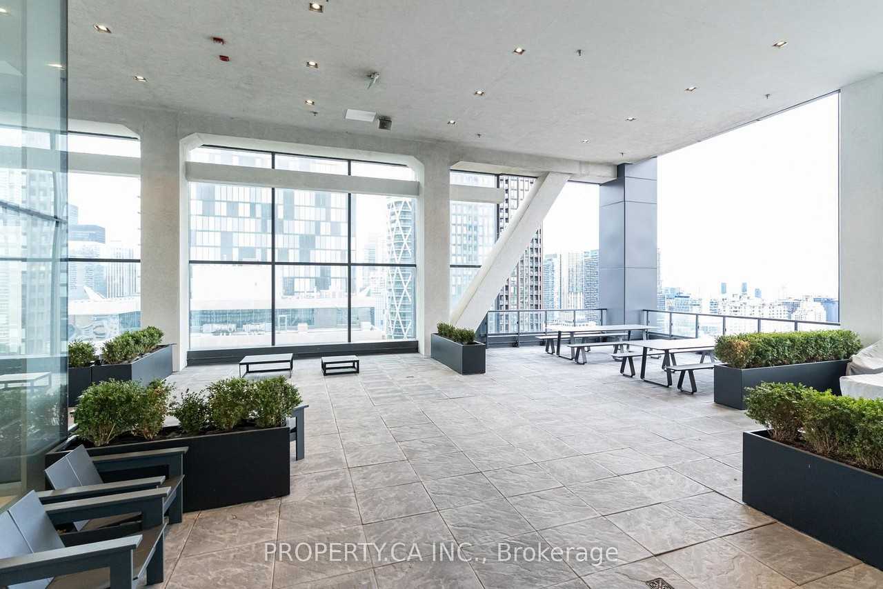 488 University Avenue - Photo 36