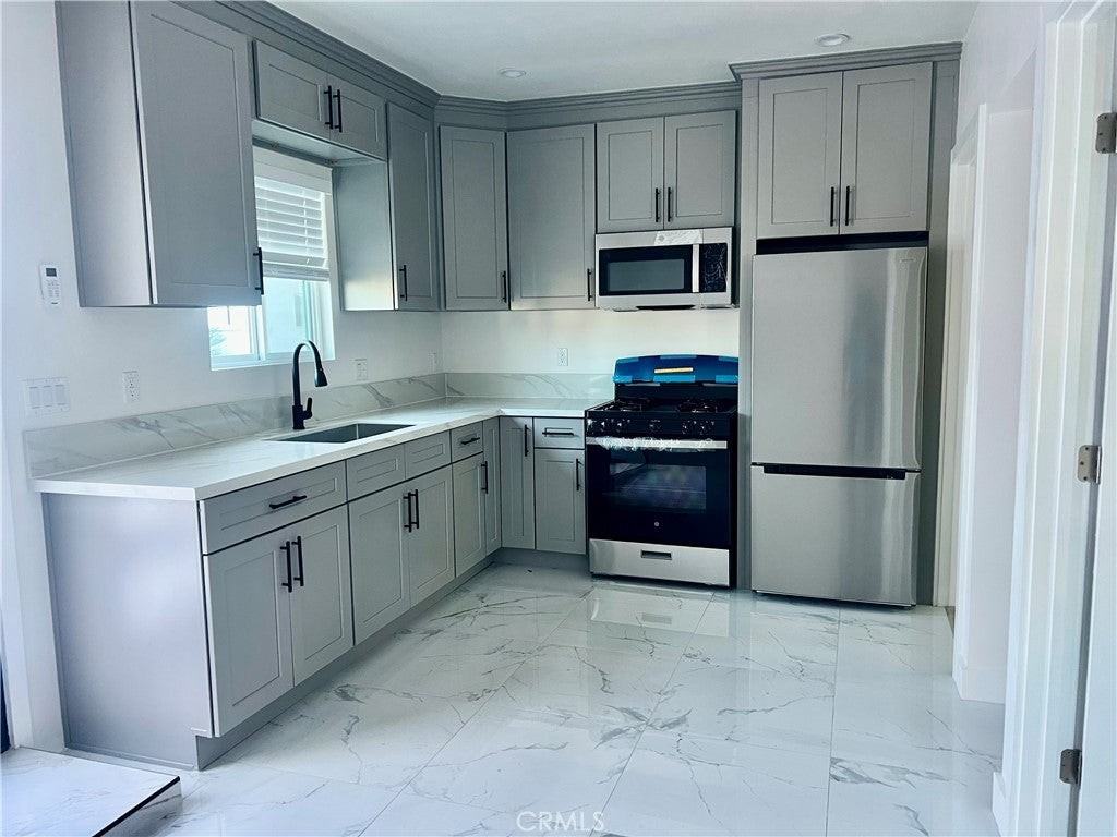 10451 Marklein Ave - Photo 4 of 7