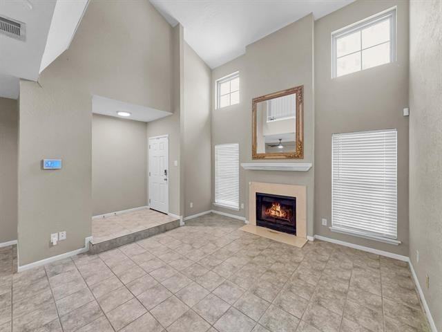 1620 Wellington Pl - Photo 2 of 31