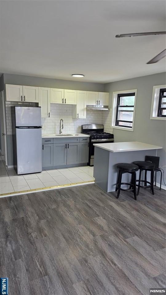 449 Washington Ave - Photo 2 of 11