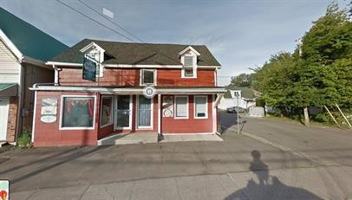 featured image of 225 University Ave #4