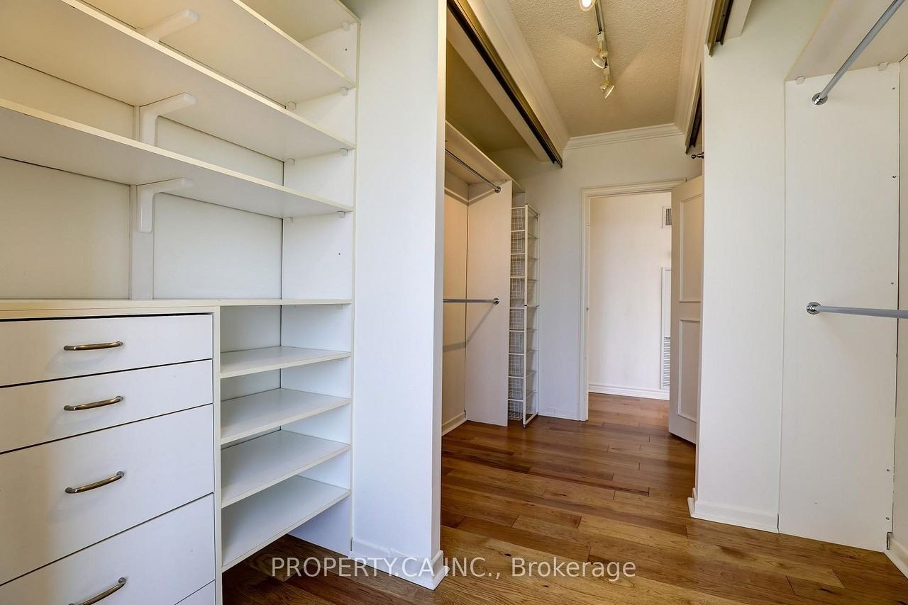 2045 Lake Shore Boulevard West - Photo 8
