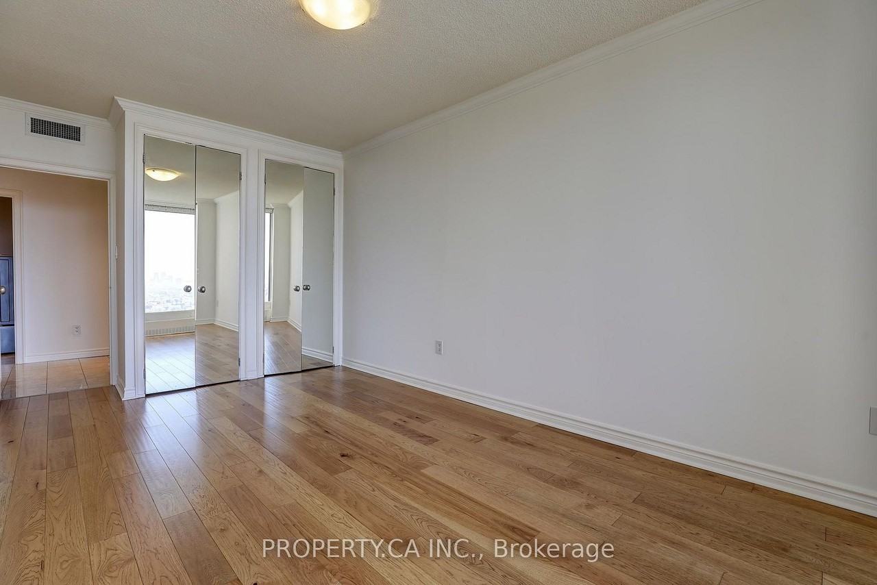 2045 Lake Shore Boulevard West - Photo 12